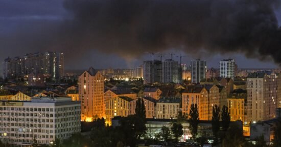 10 people injured in overnight Russian strikes on Kyiv