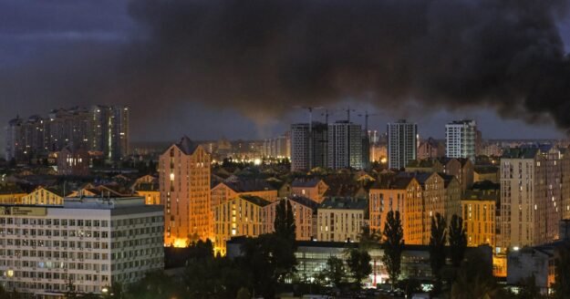 10 people injured in overnight Russian strikes on Kyiv