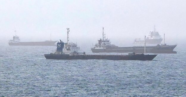 U.S.-Iran war appears to pause as Trump gives space for talks to end Strait of Hormuz standoff