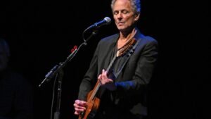 Lindsey Buckingham’s Alleged Stalker to Undergo Mental Health Exam