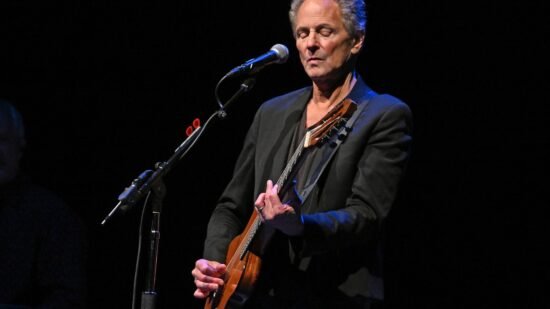 Lindsey Buckingham’s Alleged Stalker to Undergo Mental Health Exam