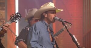 Saturday Sessions: Midland performs “Drinkin’ Problem”