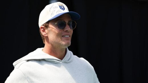 NFL fans blast Chris Simms for low placement of Tom Brady on QB rankings