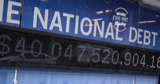 U.S. debt balloons to record-breaking $40 trillion