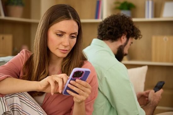 Little-known ‘piggybacking’ mobile phone trick that can slash bills