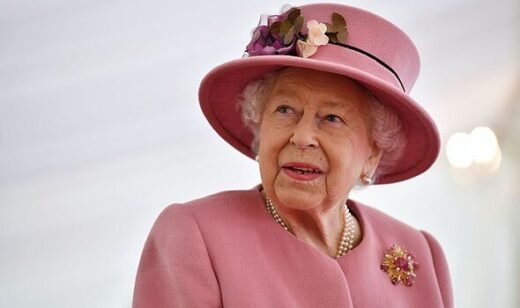 Rare £30k royal-linked jewel with an extraordinary secret heads to auction