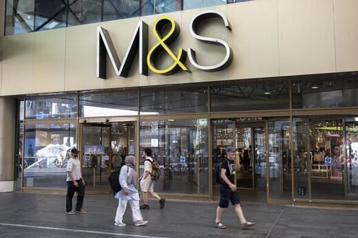 M&S shoppers 'love' new £28 trousers that are a 'go-to for autumn wardrobes'