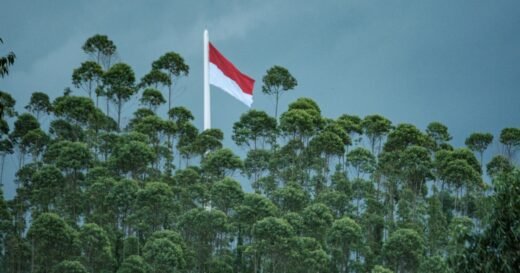 Magnitude 7.7 quake hits off coast of Indonesia, USGS says