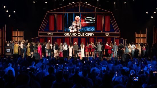 See Grand Ole Opry Dedicate Entire Performance to Dolly Parton’s Music