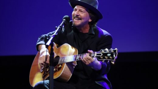 Watch Eddie Vedder Busk in Dublin in Honor of Glen Hansard