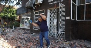 Strong earthquake strikes western Colombia, with injuries and damage reported