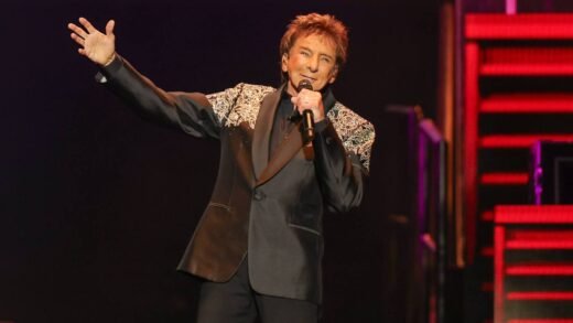 Barry Manilow Postpones Concert Right Before Showtime