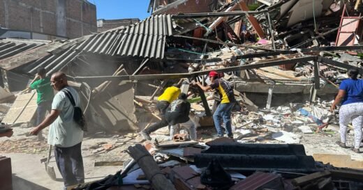 Videos capture the moment a 7.4-magnitude earthquake strikes Colombia