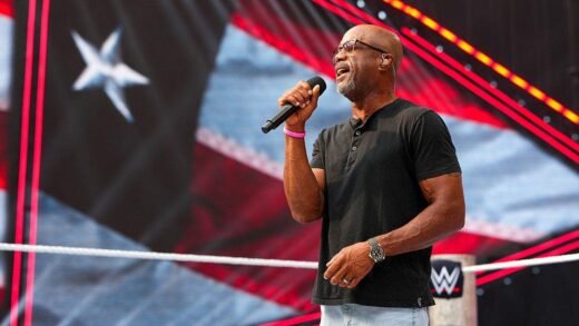 WWE SummerSlam: Darius Rucker sings the national anthem before the PLE