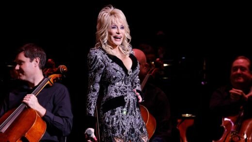 Watch Dolly Parton Sing ‘Celebrate the Dreamer in You’ at Last Show