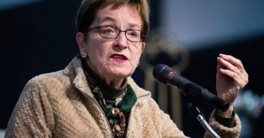 Ohio Rep. Marcy Kaptur hospitalized following car accident in Toledo, police say