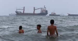 Iran and Oman edge toward temporary Strait of Hormuz reopening plan, but Tehran insists U.S. lift blockade