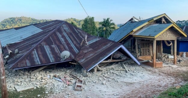 At least 5 killed after powerful 7.7 earthquake strikes Indonesia, triggers tsunami warning