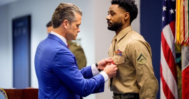 Pentagon upgrades awards of 3 Marines for “combat heroism” after Abbey Gate attack in Kabul