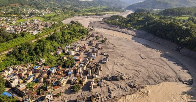 California couple recounts surviving deadly Nepal flood: “I knew I was going to die”