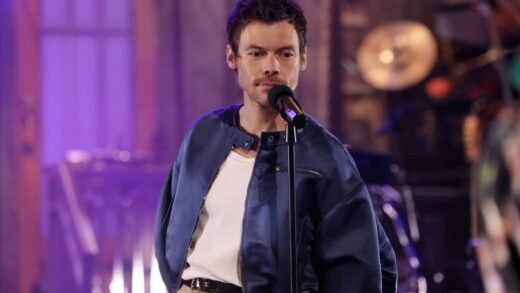 Harry Styles Honors Dolly Parton, Plays ‘I Will Always Love You’ at MSG