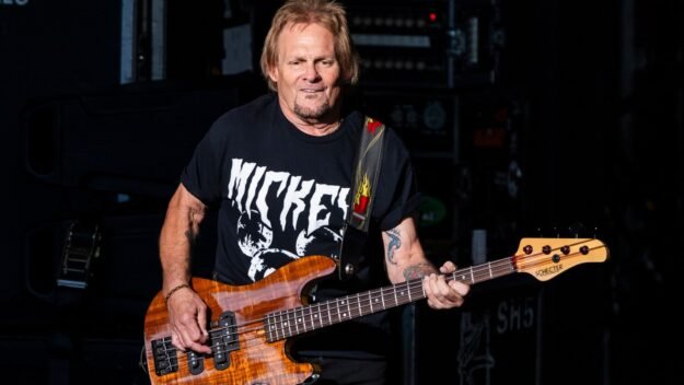 Watch Michael Anthony Play ‘Runnin’ With The Devil’ With Jason Bonham