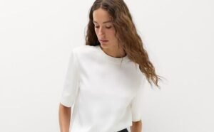'Flattering' £20 M&S wide-leg trousers shoppers beg for in more colours now £4
