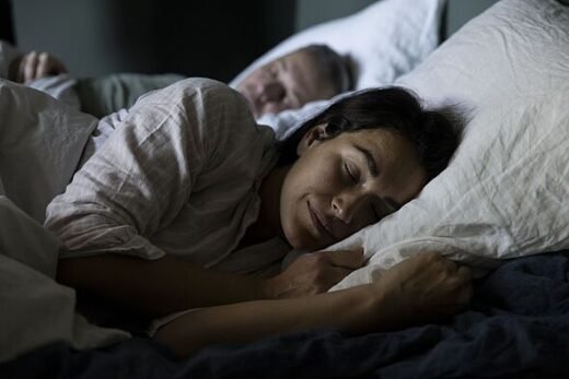 Sleep doctor shares ‘20 minute rule’ to prepare for UK clocks going back