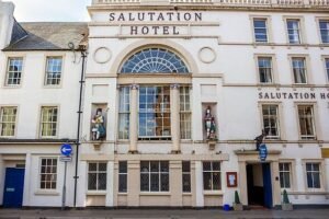 Iconic cafe closes down after 40 years as historic hotel chain enters administration