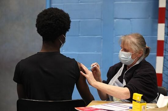 Meningitis symptoms to watch for as scientists make discovery about UK outbreak