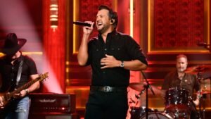 Watch Luke Bryan Showcase ‘Signs’ on ‘Fallon’