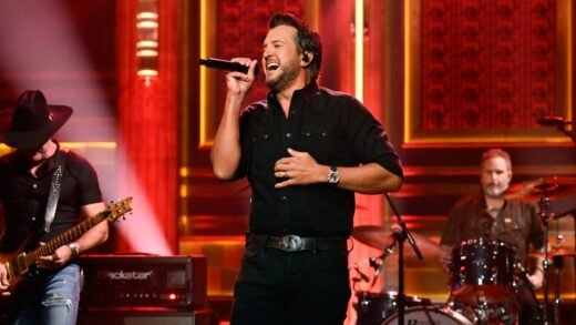 Watch Luke Bryan Showcase ‘Signs’ on ‘Fallon’