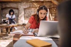 Post-Pandemic, Online Ed Has “Staying Power”