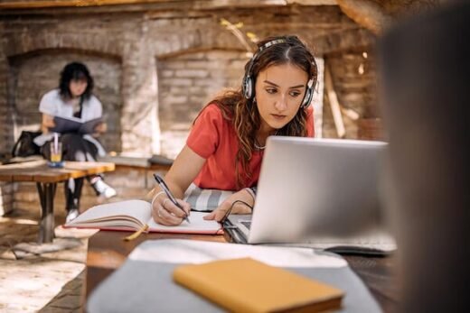 Post-Pandemic, Online Ed Has “Staying Power”