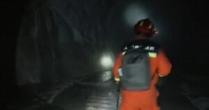 Hundreds of Nepal flood survivors trapped near hydroelectric plant