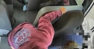 Video shows students saving their school bus, driver: “Our bus driver just passed out”