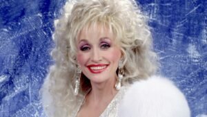 What the Way Dolly Parton Dressed Said About Being a Woman