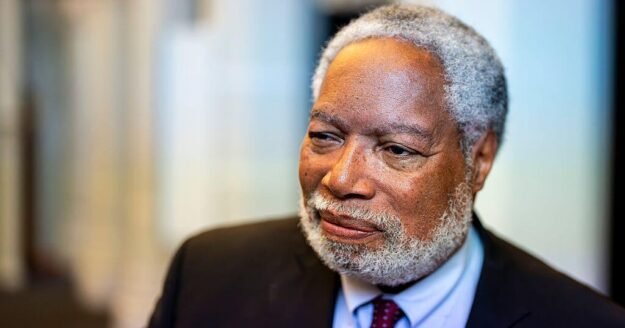 Lonnie Bunch, Smithsonian leader, announces retirement after months of Trump administration criticism