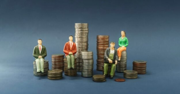 How much does a $250,000 annuity pay each month right now?
