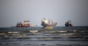 Oil prices jump to near 4-month high as Oman-Iran talks on Strait of Hormuz postponed