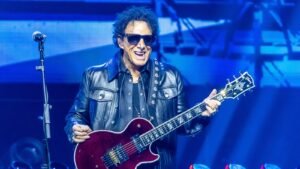 Journey Again Brought Out Hugo Valenti