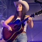 Kacey Musgraves Covers Dolly Parton’s ‘9 to 5’ During MSG Show