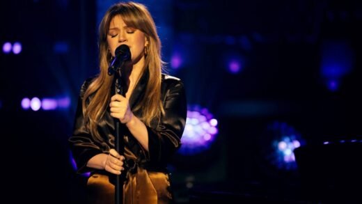Kelly Clarkson Sings ‘Golden’ as Her Final ‘Kellyoke’