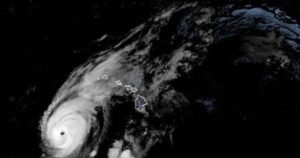 Hurricane warning issued for western Hawaii as Lowell approaches