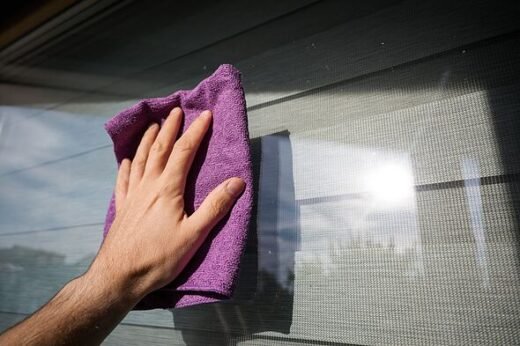 The 6p kitchen staple that cuts through months of window grime
