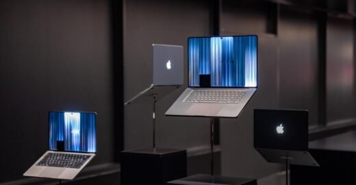 Best Buy is offering $100 gift cards with the new MacBook Pro systems