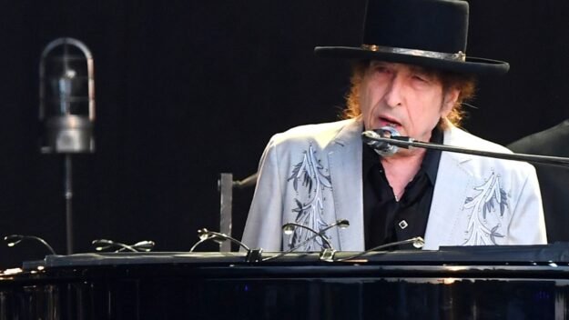 Bob Dylan Unveiled New Guitarist, Covered Randy Newman at Tour Launch