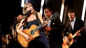 Taylor Swift Performs ‘The Fate of Ophelia’ Live at Academy Gala