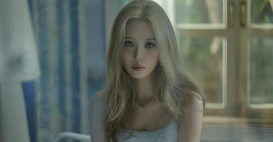 K-pop star Sunmi loves Notion and ear cleaning videos