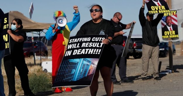 Union alleges Bureau of Prisons in contempt for failing to reinstate collective bargaining agreement